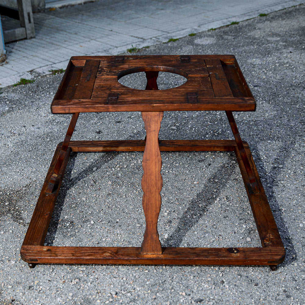 Girello per bambini costruito in legno di di abete epoca 800