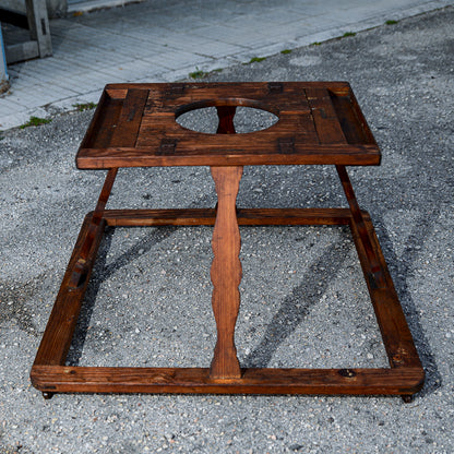 Girello per bambini costruito in legno di di abete epoca 800