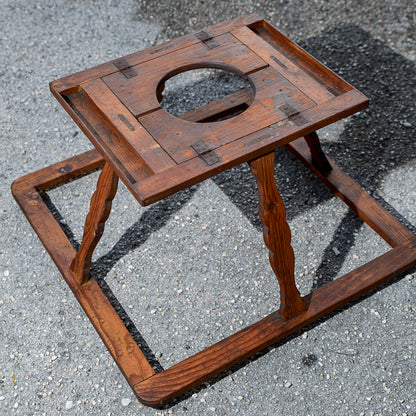 Girello per bambini costruito in legno di di abete epoca 800