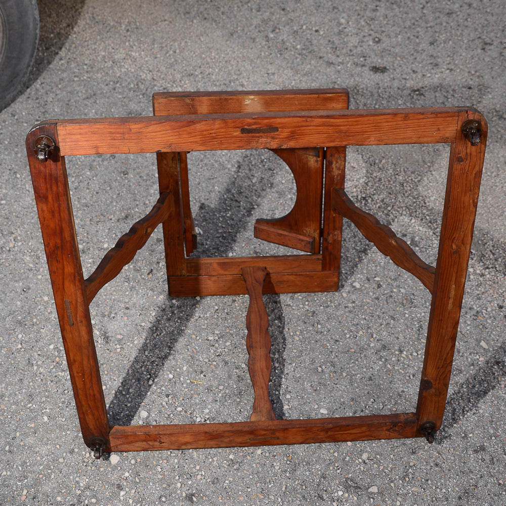 Girello per bambini costruito in legno di di abete epoca 800