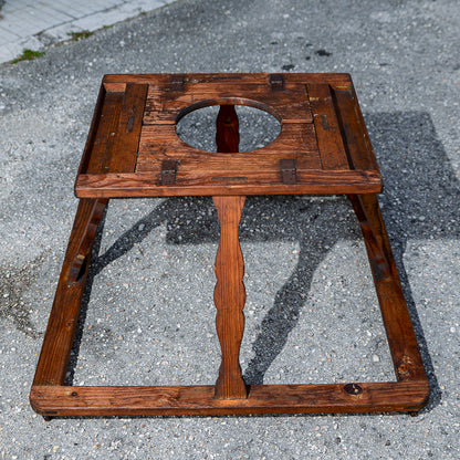 Girello per bambini costruito in legno di di abete epoca 800