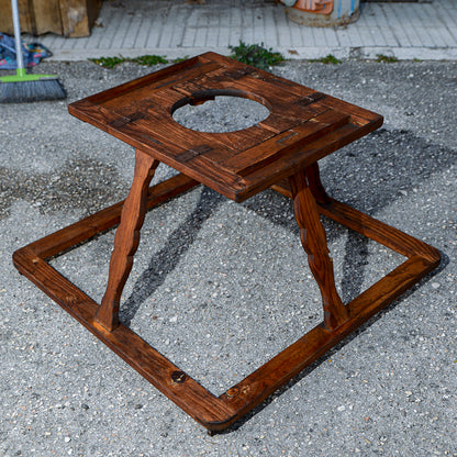 Girello per bambini costruito in legno di di abete epoca 800