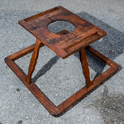Girello per bambini costruito in legno di di abete epoca 800