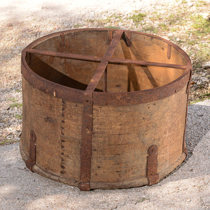 Misura per grano grande in legno con rinforzi in metallo Italia epoca fine 800