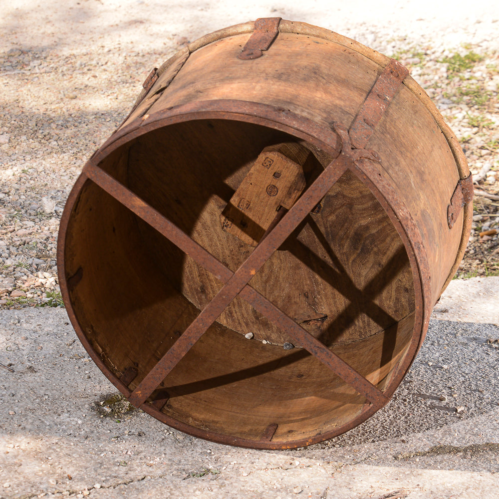 Misura per grano grande in legno con rinforzi in metallo Italia epoca fine 800