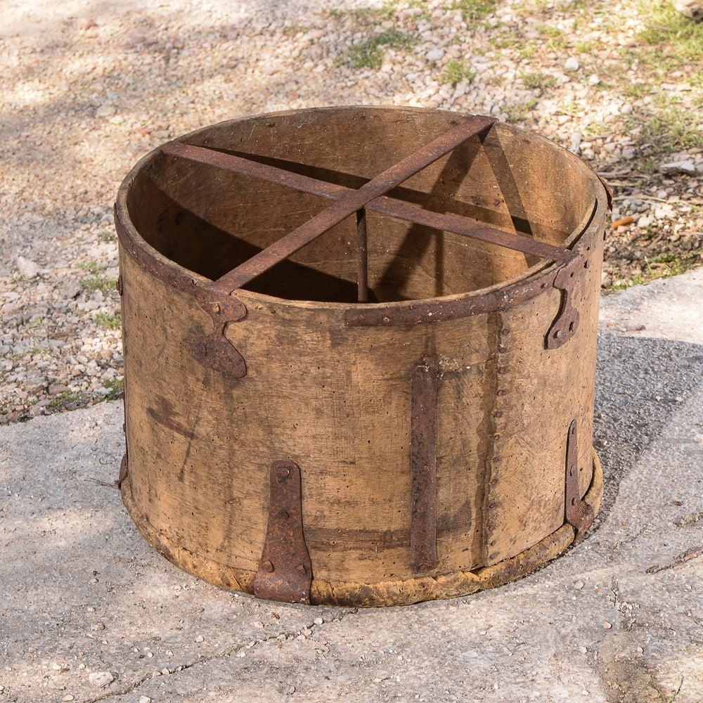 Misura per grano grande circolare in legno con riforzi in metallo Italia epoca fine 800
