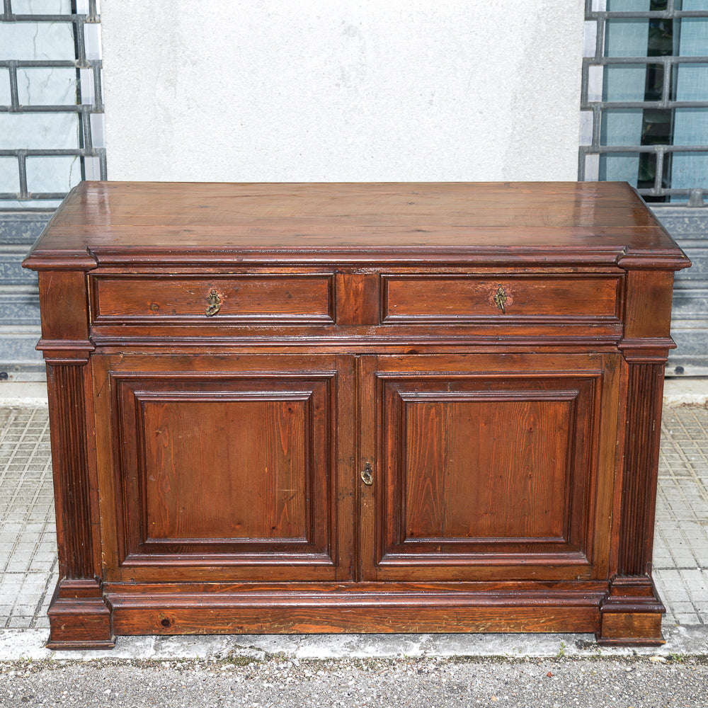 Credenza due cassetti due ante in legno di abete massello  Italia epoca fine 800