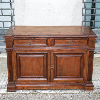 Credenza due cassetti due ante in legno di abete massello  Italia epoca fine 800