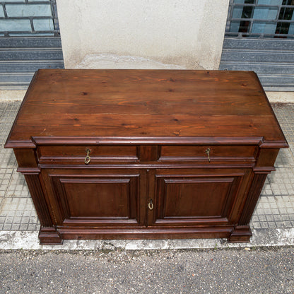 Credenza due cassetti due ante in legno di abete massello  Italia epoca fine 800