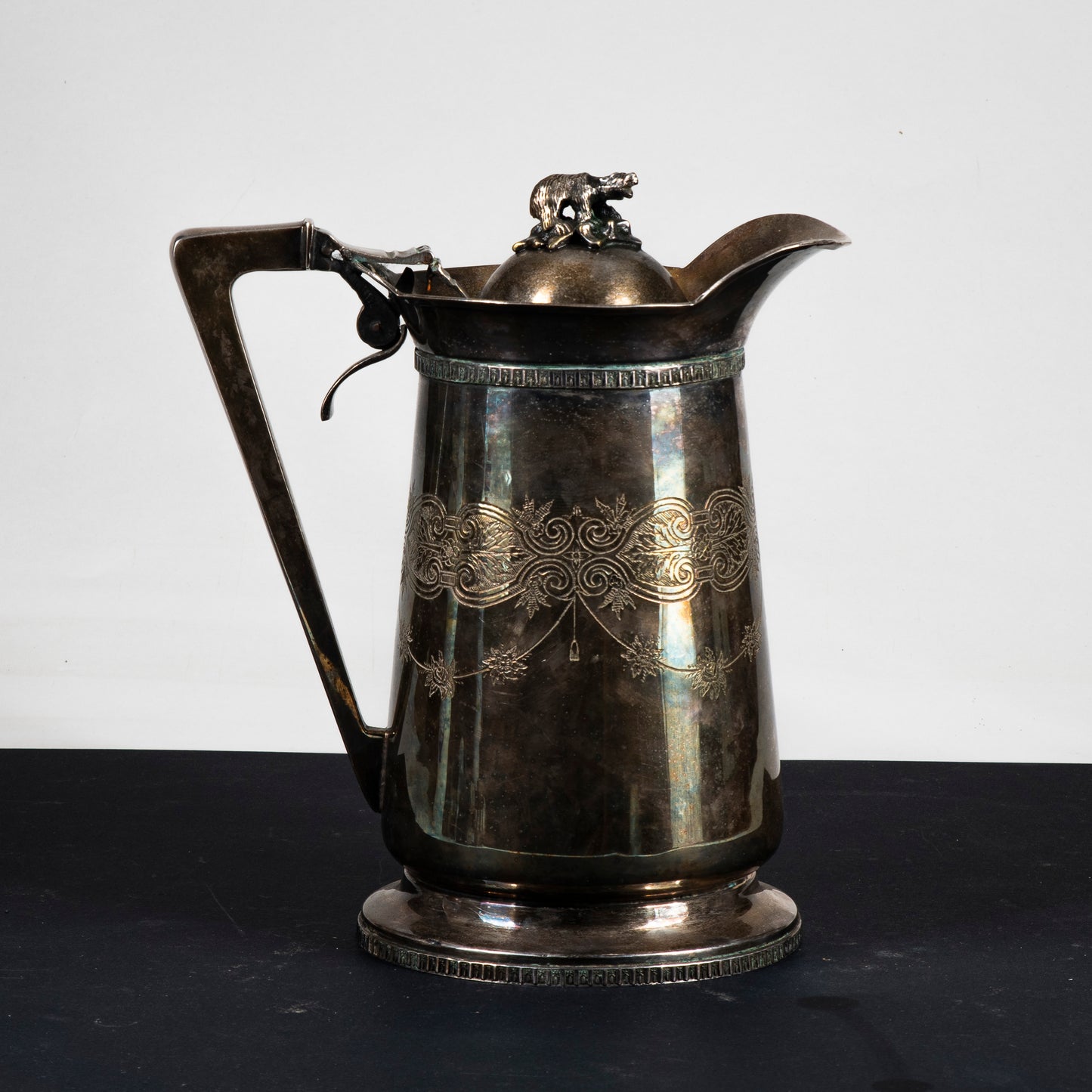 Brocca cioccolatiera in Sheffield con decori incisi e fusione a pieno epoca 1950