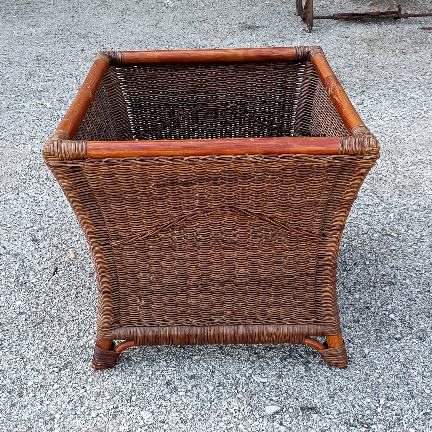 Portavasi colorato in bamboo  midollino e vimini Italia 1970