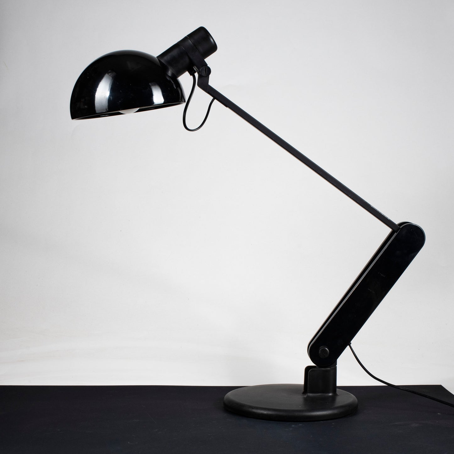 Lampada da tavolo studio Guzzini Harvey 1980