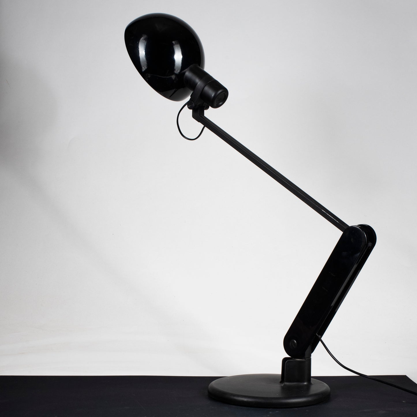 Lampada da tavolo studio Guzzini Harvey 1980