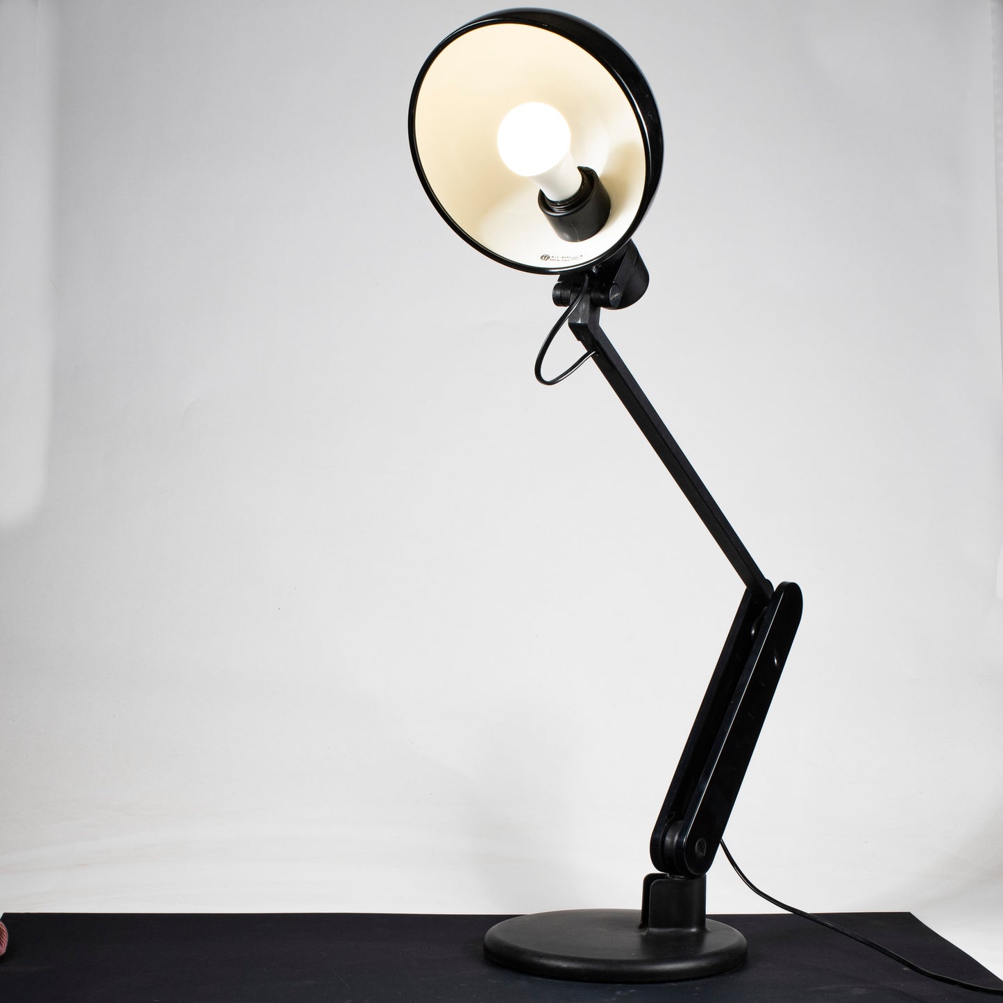 Lampada da tavolo studio Guzzini Harvey 1980