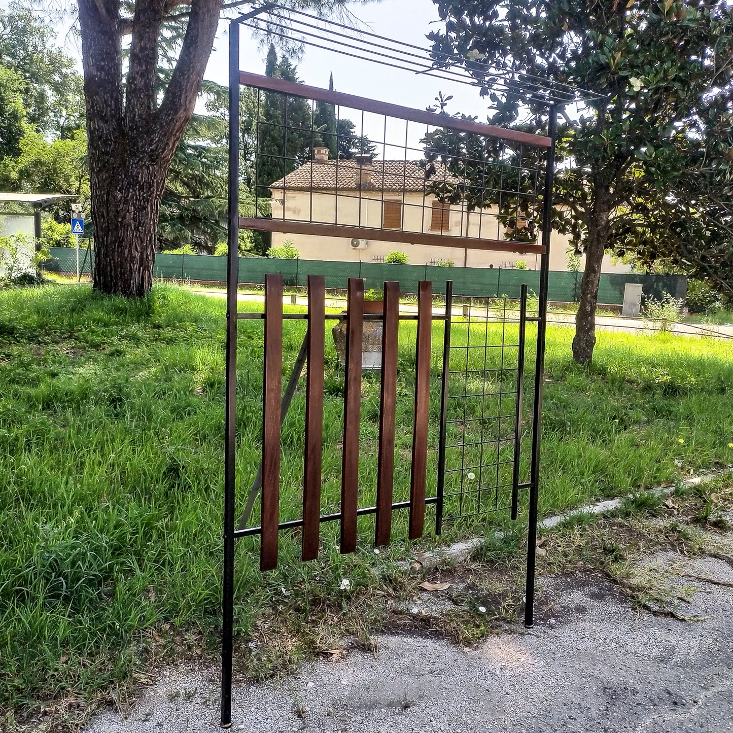Appendiabiti attaccapanni da ingresso in ferro e legno con cappelliera Danimarca 1960