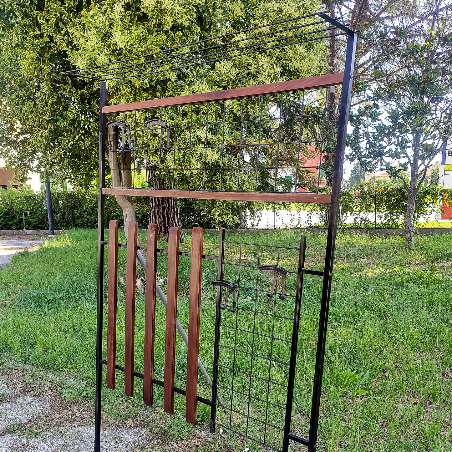 Appendiabiti attaccapanni da ingresso in ferro e legno con cappelliera Danimarca 1960