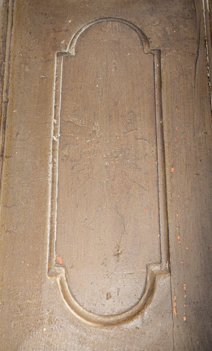 Grande portone a due ante con segni tracce di laccatura decori sotto la vernice Italia epoca 600 Luigi XIV