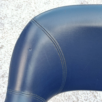 Poltrona girevole in vilpelle blu vintage con piedistallo in metallo orignale 1980