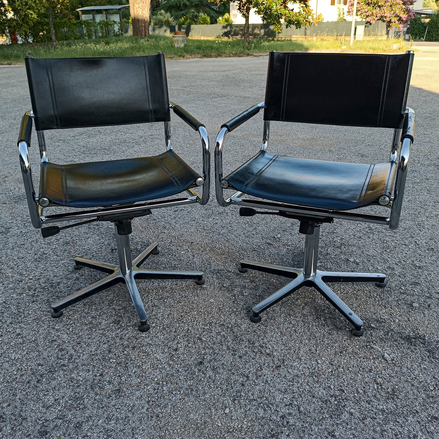Set 2 poltrone sedie da studio  stile Mart Stam cuoio acciaio anni 80