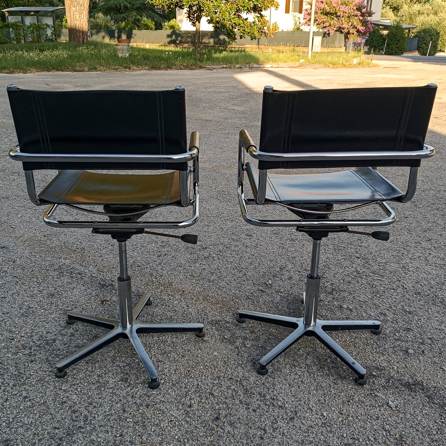 Set 2 poltrone sedie da studio  stile Mart Stam cuoio acciaio anni 80