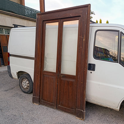 Porta due ante con telaio in legno di abete masselo  vetro a righe satinato Italia epoca primo 900