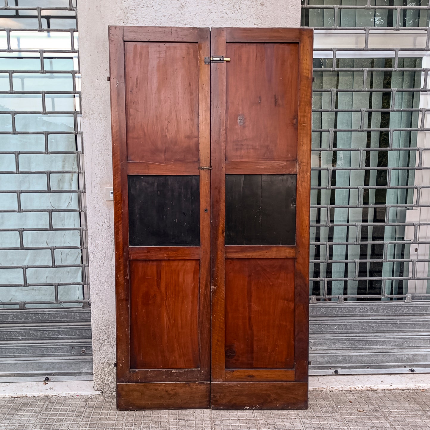 Porta due ante in noce massello senza telaio Italia epoca primo 800
