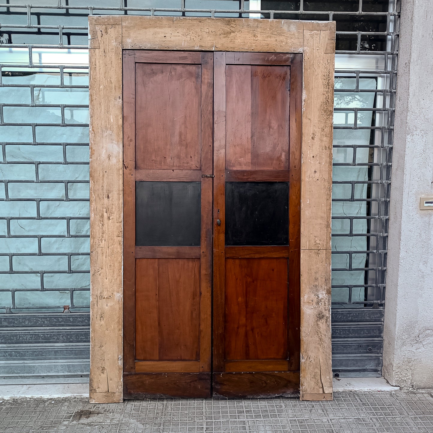 Porta con telaio due ante Italia epoca prima metà dell'800