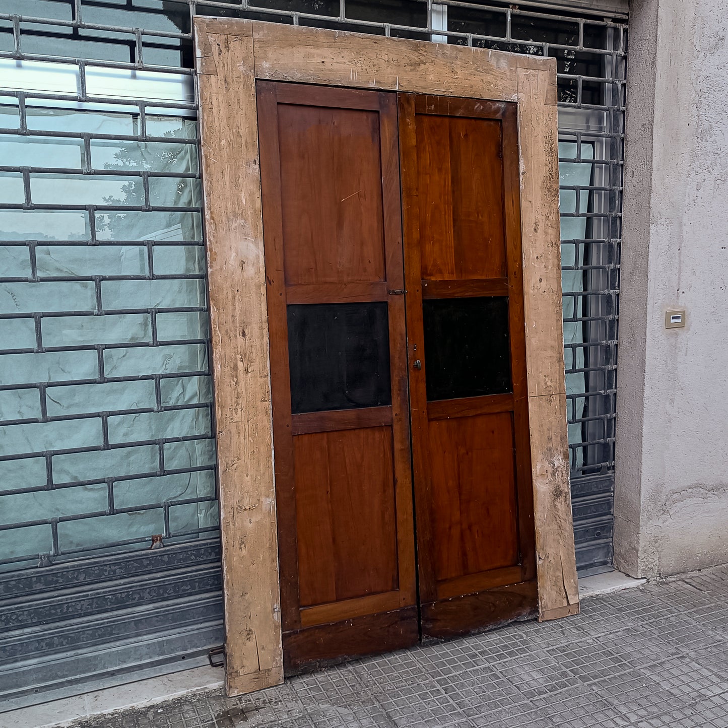 Porta con telaio due ante Italia epoca prima metà dell'800