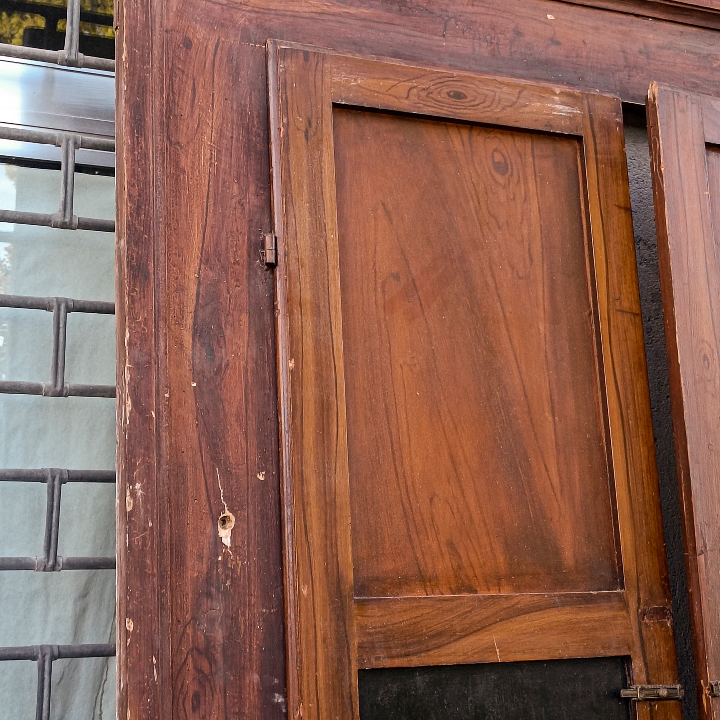 Porta con telaio due ante in legno di abete  Italia epoca primo 900