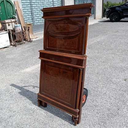 Culla letto per bambini stile impero con sponde reclinabili Italia epoca metà 900