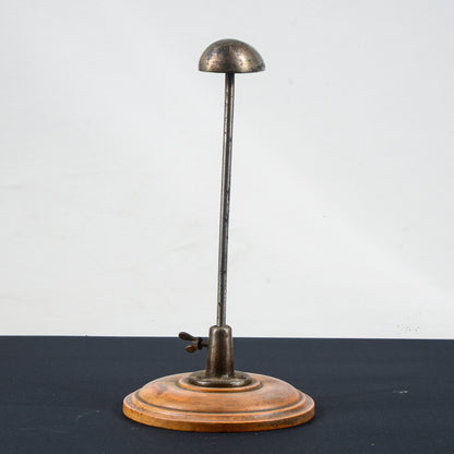 base supporto portacappello in legno e metallo