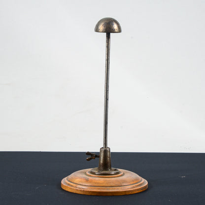 base supporto portacappello in legno e metallo