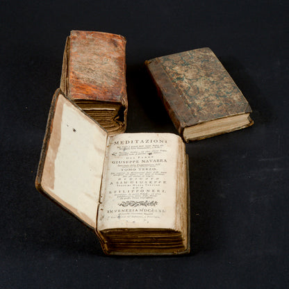 Libri dal 1700 al 1800 set di 3  pergamena sciupati meditazioni