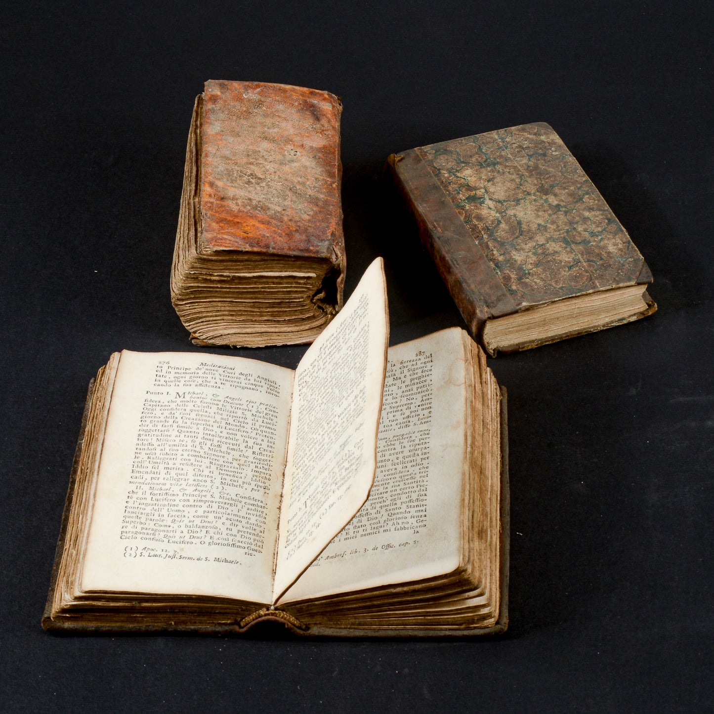Libri dal 1700 al 1800 set di 3  pergamena sciupati meditazioni