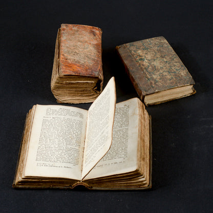 Libri dal 1700 al 1800 set di 3  pergamena sciupati meditazioni