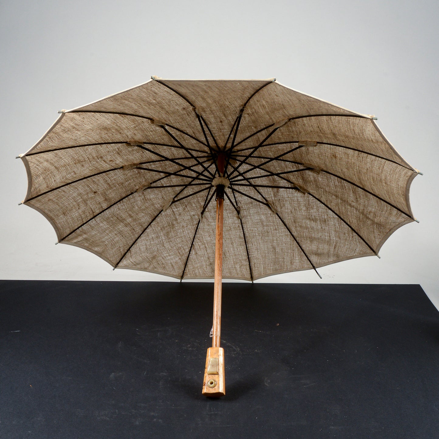 Ombrello parasole in legno bakelite e tessuto  epoca primo 900