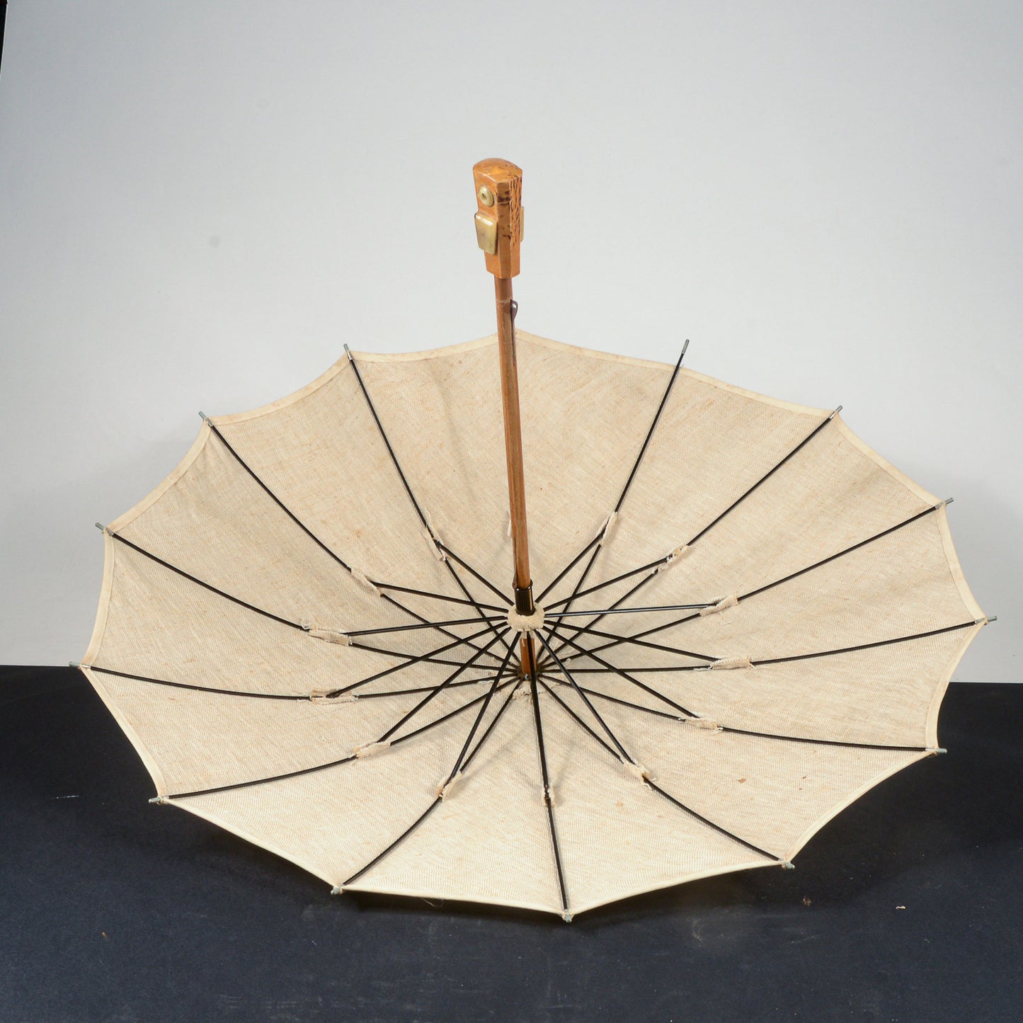 Ombrello parasole in legno bakelite e tessuto  epoca primo 900