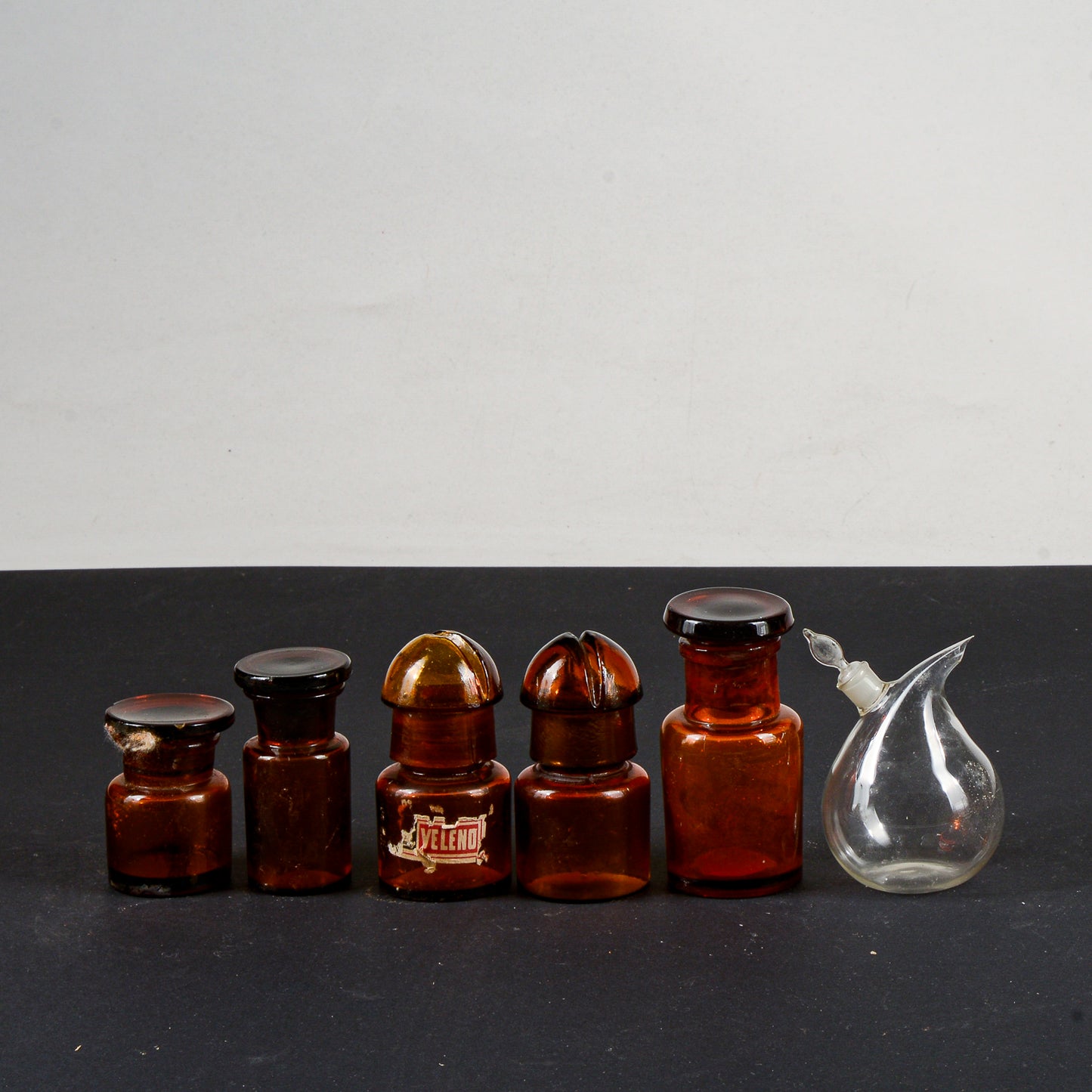 set boccette in vetro primi 900 alcune con etichette originali vari tipi