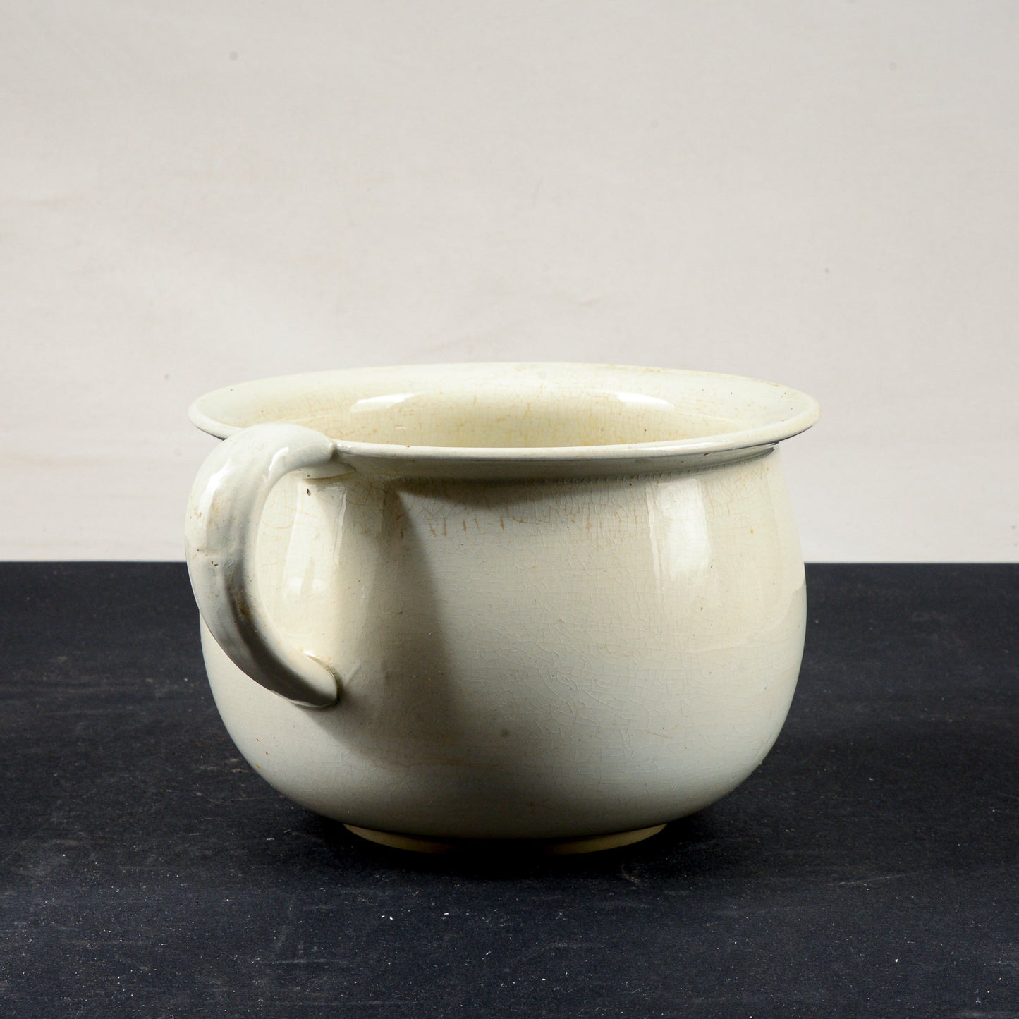 vaso in ceramica bianca pitale firmato s. c. richard