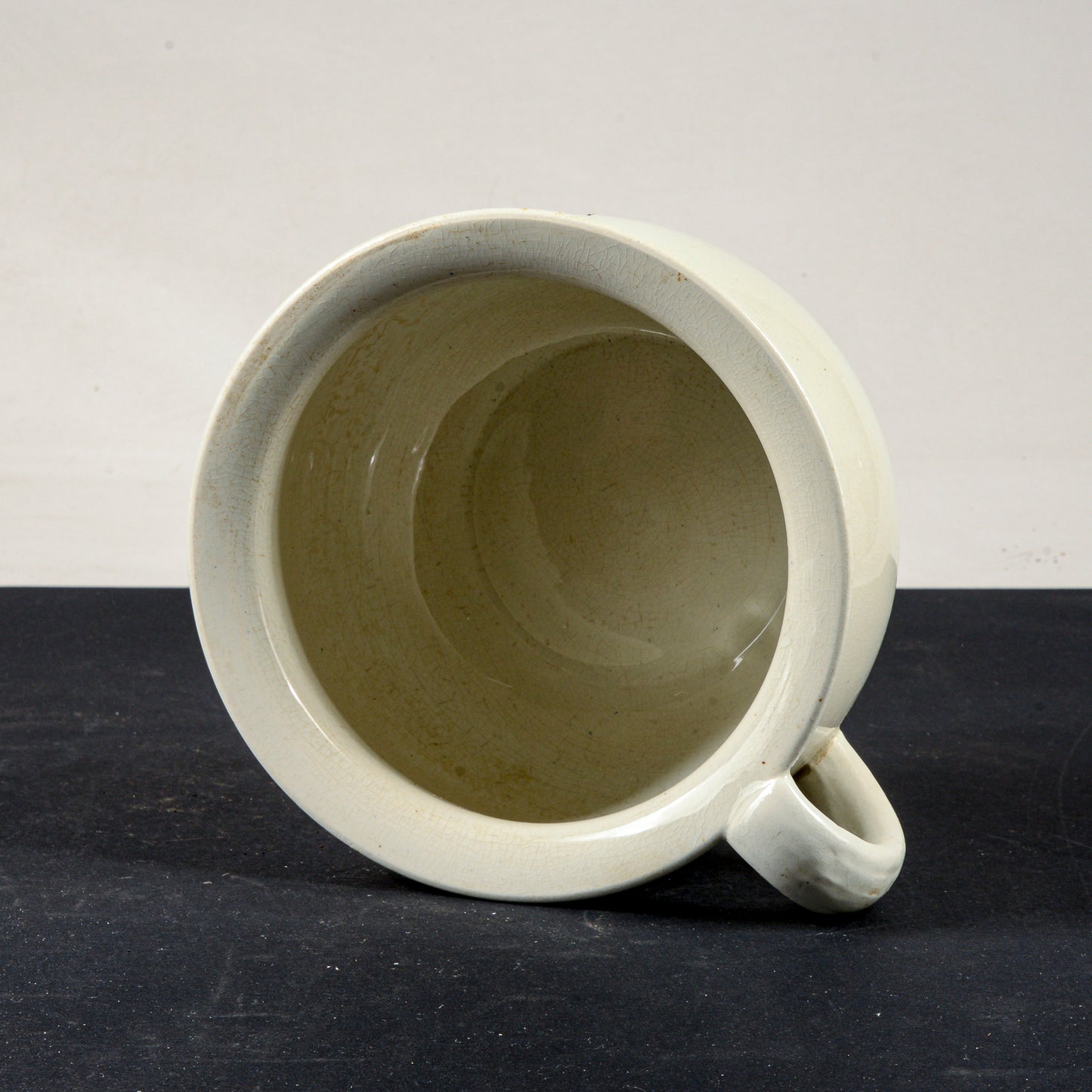 vaso in ceramica bianca pitale firmato s. c. richard