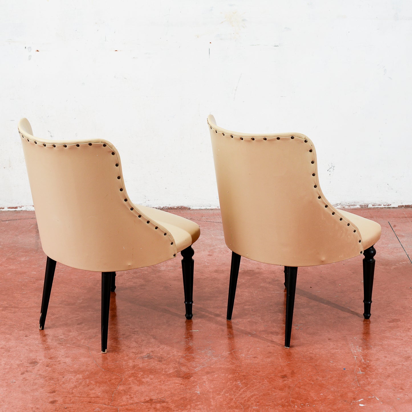 coppia di poltroncine rivestite in similpelle vintage design in stile Amedeo Cassina