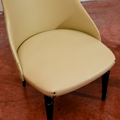 coppia di poltroncine rivestite in similpelle vintage design in stile Amedeo Cassina