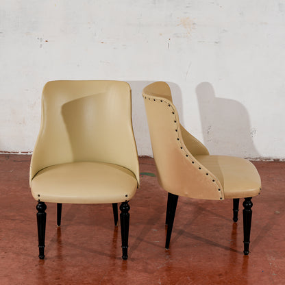 coppia di poltroncine rivestite in similpelle vintage design in stile Amedeo Cassina