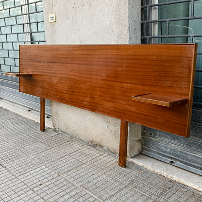 testata letto anni 70 minimale essenziale matrimoniale con mensole a comodino
