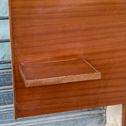testata letto anni 70 minimale essenziale matrimoniale con mensole a comodino