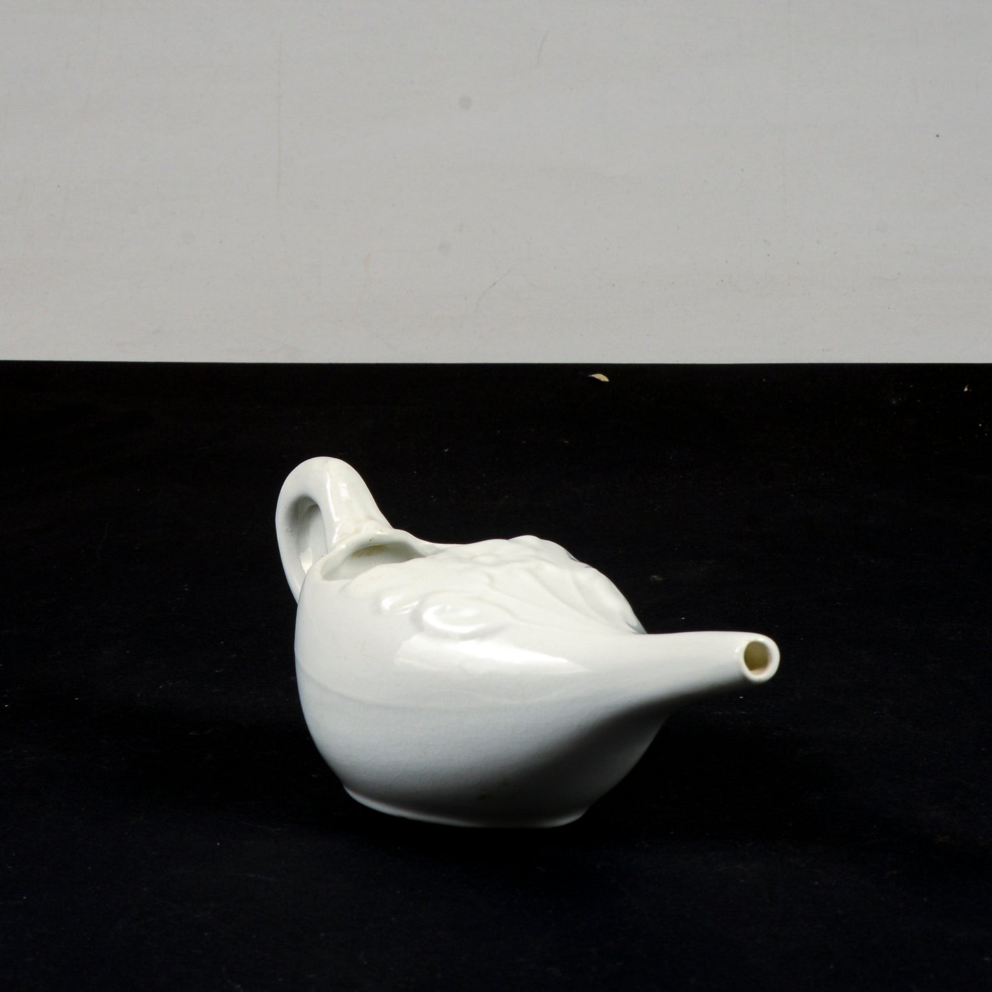lattiera in ceramica bianca con decoro floreale firmata S.B.Richard