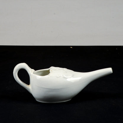 lattiera in ceramica bianca con decoro floreale firmata S.B.Richard