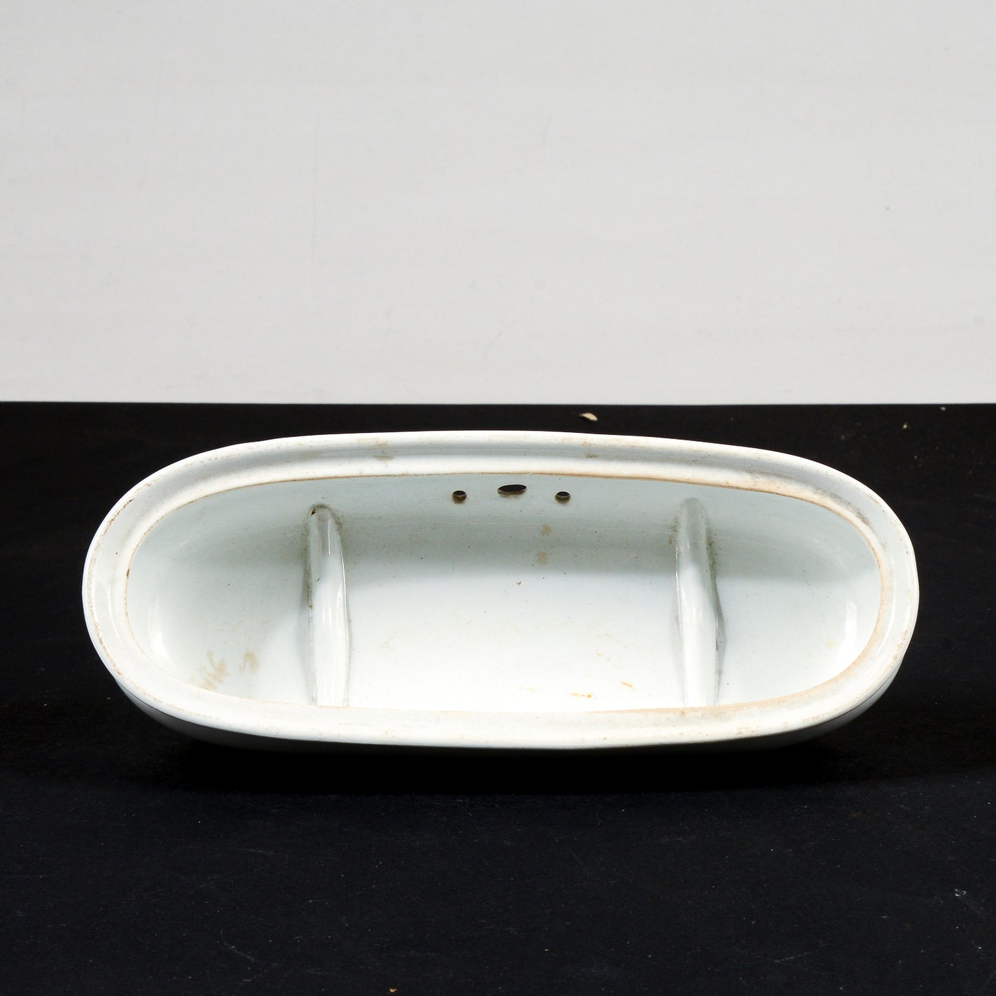 scatolina in ceramica bianca porta sapone, aromi, sali da bagno firmata laveno verbanum stone