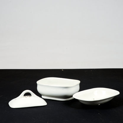 Scatolina in ceramica bianca porta sapone, aromi, sali da bagno firmata s.c. richard