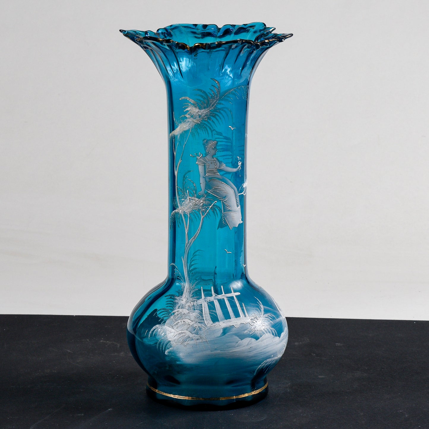 Vaso Liberty in vetro azzurro con scena bucolica  dipinta a mano epoca primo 1900 Mary Gregory